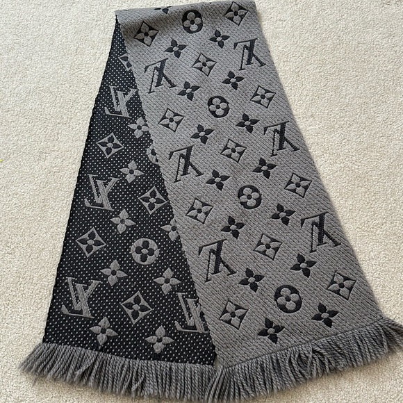 Louis Vuitton logomania wool scarf grey charcoal - Picture 2 of 5